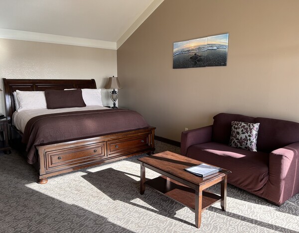 Top Floor King Suite Photo 1